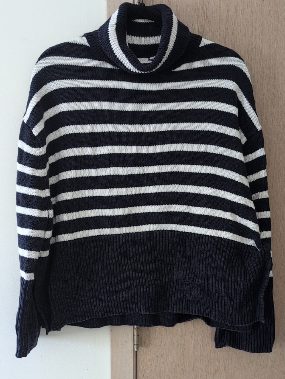 GAP Split Hem Turtleneck Cotton Sweater - SIZE M - Picture 4 of 7